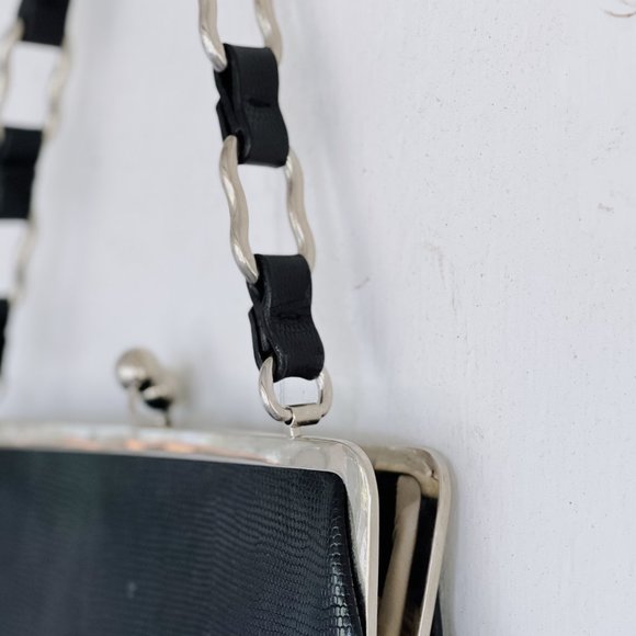 VINTAGE BURBERRY BLACK LEATHER TEXTURED SHOULDER CLUTCH - Picture 2 of 8